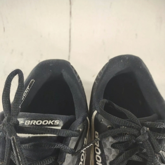 Brooks Launch 3
Running Shoes Black Athletic - Picture 4 of 6